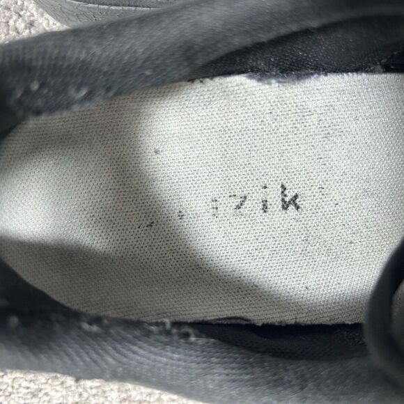 Kizik Prague Blackout Women’s Size 7 Wide Black Suede Canvas Athletic Shoes Used - Picture 10 of 11